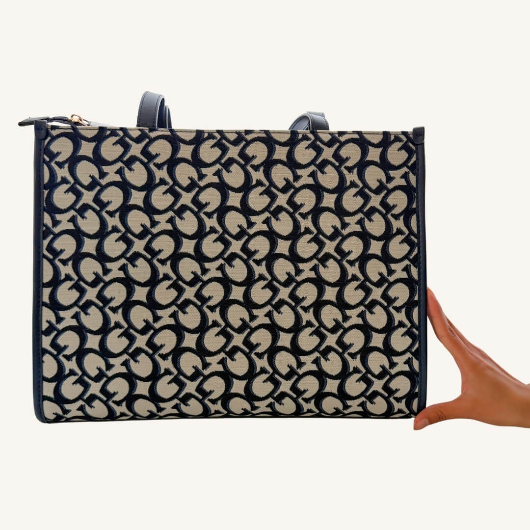 Tote Guess
