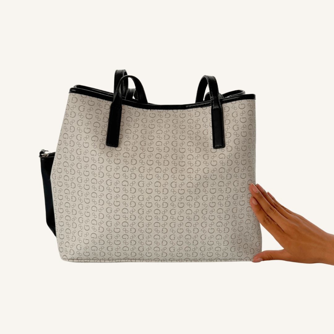 Satchel con cosmetiquera Guess
